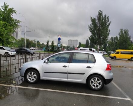 Сірий Фольксваген Гольф, об'ємом двигуна 1 л та пробігом 200 тис. км за 4600 $, фото 1 на Automoto.ua