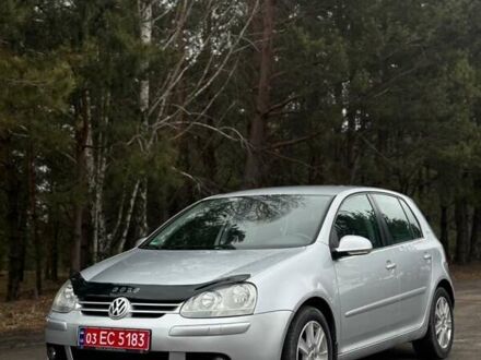 Серый Фольксваген Гольф, объемом двигателя 1.6 л и пробегом 220 тыс. км за 5100 $, фото 1 на Automoto.ua