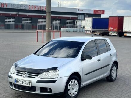 Фольксваген Гольф 2006 в Сарнах на Automoto.ua Серый Фольксваген Гольф, объемом двигателя 1.9 л и пробегом 376 тыс. км за 5300 $, фото 1 на Automoto.ua