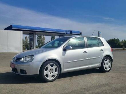 Фольксваген Гольф 2006 в Новоархангельске на Automoto.ua Серый Фольксваген Гольф, объемом двигателя 1.6 л и пробегом 175 тыс. км за 5500 $, фото 1 на Automoto.ua