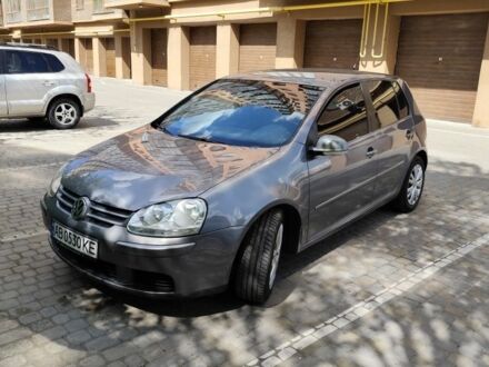 Фольксваген Гольф 2006 в Виннице на Automoto.ua Серый Фольксваген Гольф, объемом двигателя 1.6 л и пробегом 309 тыс. км за 5700 $, фото 1 на Automoto.ua