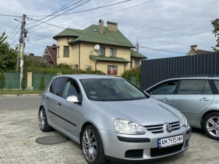 Серый Фольксваген Гольф, объемом двигателя 1.6 л и пробегом 380 тыс. км за 5000 $, фото 1 на Automoto.ua