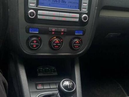 Серый Фольксваген Гольф, объемом двигателя 1.6 л и пробегом 255 тыс. км за 6000 $, фото 1 на Automoto.ua