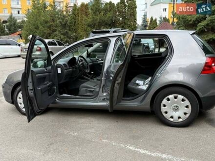 Серый Фольксваген Гольф, объемом двигателя 1.6 л и пробегом 238 тыс. км за 6300 $, фото 1 на Automoto.ua