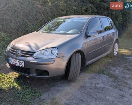 Серый Фольксваген Гольф, объемом двигателя 1.6 л и пробегом 218 тыс. км за 5600 $, фото 1 на Automoto.ua