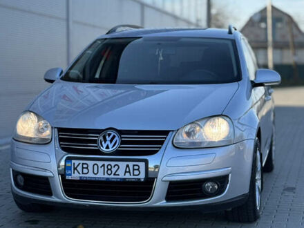 Серый Фольксваген Гольф, объемом двигателя 1.6 л и пробегом 242 тыс. км за 4900 $, фото 1 на Automoto.ua