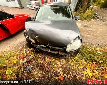 Серый Фольксваген Гольф, объемом двигателя 1.6 л и пробегом 230 тыс. км за 1500 $, фото 1 на Automoto.ua