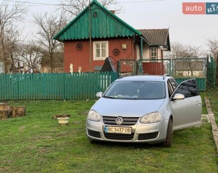 Серый Фольксваген Гольф, объемом двигателя 1.6 л и пробегом 295 тыс. км за 4000 $, фото 1 на Automoto.ua