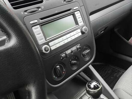 Серый Фольксваген Гольф, объемом двигателя 1.6 л и пробегом 198 тыс. км за 6100 $, фото 1 на Automoto.ua