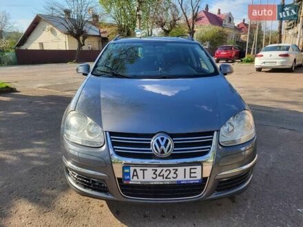 Фольксваген Гольф 2007 у Калуше на Automoto.ua Сірий Фольксваген Гольф, об'ємом двигуна 1.6 л та пробігом 176 тис. км за 7500 $, фото 1 на Automoto.ua