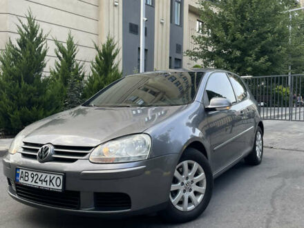 Фольксваген Гольф 2007 в Виннице на Automoto.ua Серый Фольксваген Гольф, объемом двигателя 1.6 л и пробегом 148 тыс. км за 4999 $, фото 1 на Automoto.ua
