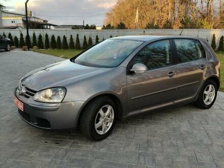 Серый Фольксваген Гольф, объемом двигателя 1.6 л и пробегом 264 тыс. км за 6200 $, фото 1 на Automoto.ua