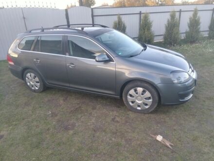 Фольксваген Гольф 2008 в Смеле на Automoto.ua Серый Фольксваген Гольф, объемом двигателя 1.4 л и пробегом 255 тыс. км за 5400 $, фото 1 на Automoto.ua