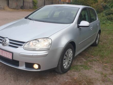 Фольксваген Гольф 2008 в Нежине на Automoto.ua Серый Фольксваген Гольф, объемом двигателя 1.6 л и пробегом 249 тыс. км за 6500 $, фото 1 на Automoto.ua