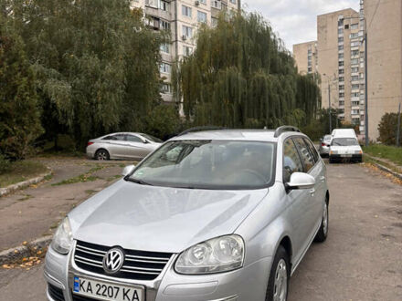 Серый Фольксваген Гольф, объемом двигателя 1.6 л и пробегом 250 тыс. км за 5999 $, фото 1 на Automoto.ua