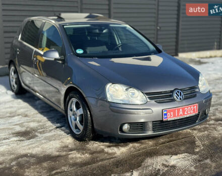 Серый Фольксваген Гольф, объемом двигателя 1.6 л и пробегом 198 тыс. км за 6499 $, фото 1 на Automoto.ua