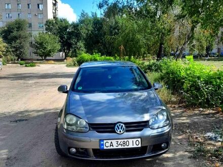 Фольксваген Гольф 2008 у Смеле на Automoto.ua Сірий Фольксваген Гольф, об'ємом двигуна 1.9 л та пробігом 228 тис. км за 7900 $, фото 1 на Automoto.ua