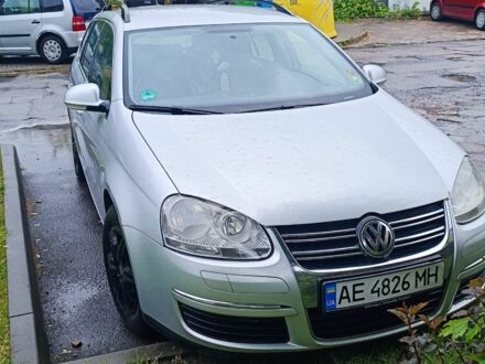 Фольксваген Гольф 2008 в Самборе на Automoto.ua Серый Фольксваген Гольф, объемом двигателя 1.6 л и пробегом 350 тыс. км за 5700 $, фото 1 на Automoto.ua