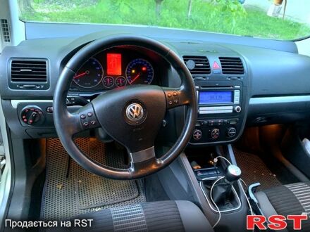 Фольксваген Гольф 2008 в Днепре (Днепропетровске) на Automoto.ua Серый Фольксваген Гольф, объемом двигателя 1.6 л и пробегом 250 тыс. км за 6400 $, фото 1 на Automoto.ua