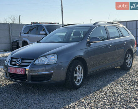Серый Фольксваген Гольф, объемом двигателя 1.6 л и пробегом 235 тыс. км за 6499 $, фото 1 на Automoto.ua