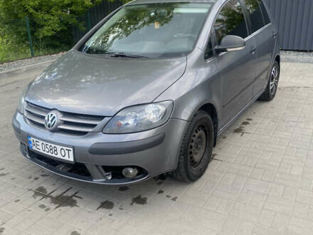 Серый Фольксваген Гольф, объемом двигателя 1.6 л и пробегом 290 тыс. км за 5500 $, фото 1 на Automoto.ua