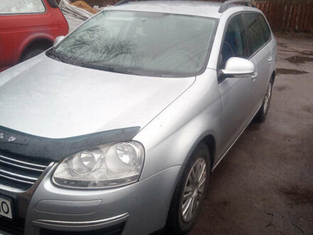 Серый Фольксваген Гольф, объемом двигателя 1.6 л и пробегом 260 тыс. км за 5999 $, фото 1 на Automoto.ua