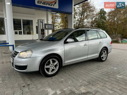 Фольксваген Гольф 2009 у Сокинянах на Automoto.ua Сірий Фольксваген Гольф, об'ємом двигуна 1.6 л та пробігом 268 тис. км за 4999 $, фото 1 на Automoto.ua