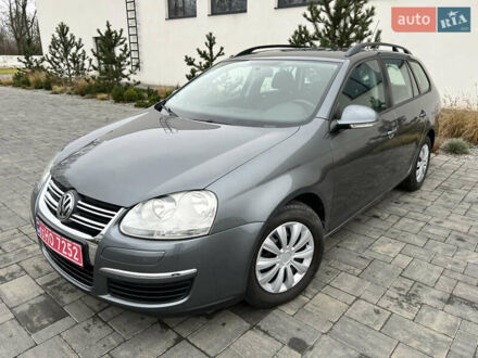 Серый Фольксваген Гольф, объемом двигателя 1.6 л и пробегом 218 тыс. км за 5850 $, фото 1 на Automoto.ua