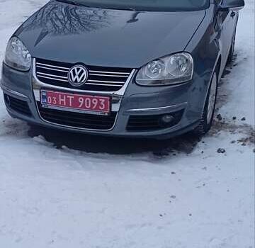 Серый Фольксваген Гольф, объемом двигателя 1.6 л и пробегом 243 тыс. км за 6850 $, фото 1 на Automoto.ua