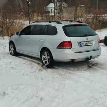 Серый Фольксваген Гольф, объемом двигателя 1.6 л и пробегом 200 тыс. км за 7000 $, фото 1 на Automoto.ua