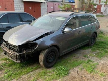 Фольксваген Гольф 2011 в Киеве на Automoto.ua Серый Фольксваген Гольф, объемом двигателя 1.6 л и пробегом 290 тыс. км за 5300 $, фото 1 на Automoto.ua