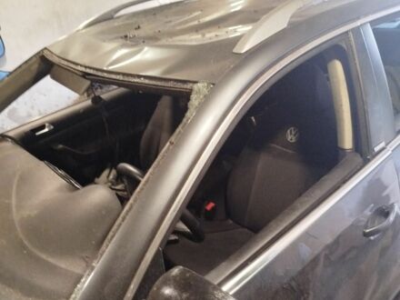 Фольксваген Гольф 2011 в Конотопе на Automoto.ua Серый Фольксваген Гольф, объемом двигателя 1.6 л и пробегом 257 тыс. км за 3500 $, фото 1 на Automoto.ua