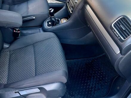 Серый Фольксваген Гольф, объемом двигателя 1.6 л и пробегом 274 тыс. км за 6700 $, фото 1 на Automoto.ua