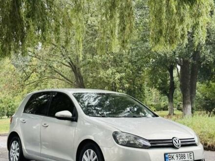 Фольксваген Гольф 2012 в Ровно на Automoto.ua Серый Фольксваген Гольф, объемом двигателя 1.6 л и пробегом 209 тыс. км за 8000 $, фото 1 на Automoto.ua