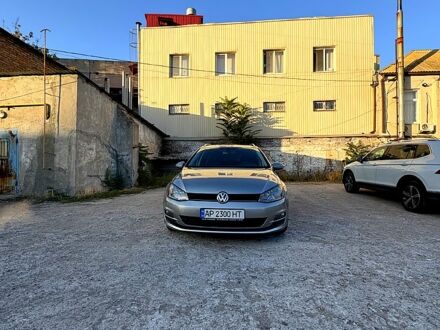 Серый Фольксваген Гольф, объемом двигателя 2 л и пробегом 300 тыс. км за 11000 $, фото 1 на Automoto.ua