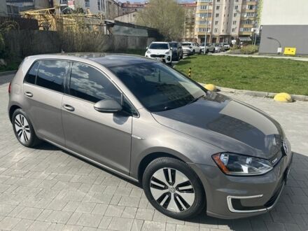 Фольксваген Гольф 2016 в Львове на Automoto.ua Серый Фольксваген Гольф, объемом двигателя 0 л и пробегом 96 тыс. км за 9300 $, фото 1 на Automoto.ua
