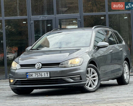 Серый Фольксваген Гольф, объемом двигателя 1.6 л и пробегом 253 тыс. км за 13300 $, фото 1 на Automoto.ua