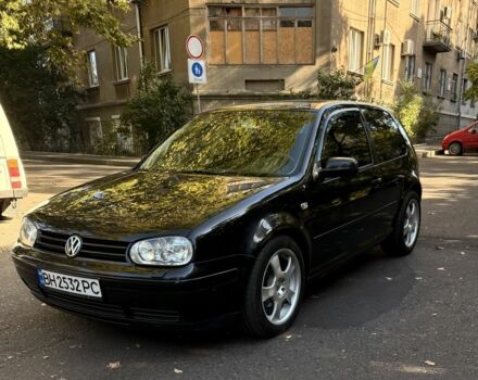 Серый Фольксваген Гольф, объемом двигателя 2 л и пробегом 290 тыс. км за 3900 $, фото 1 на Automoto.ua