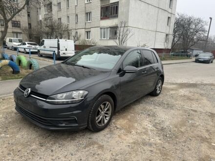 Фольксваген Гольф 2017 в Яворове на Automoto.ua Серый Фольксваген Гольф, объемом двигателя 1 л и пробегом 237 тыс. км за 10500 $, фото 1 на Automoto.ua