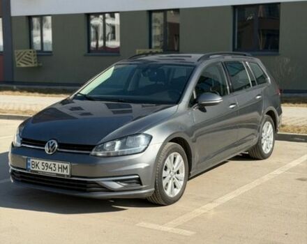 Серый Фольксваген Гольф, объемом двигателя 1.6 л и пробегом 328 тыс. км за 12200 $, фото 1 на Automoto.ua