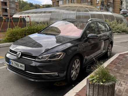 Фольксваген Гольф 2018 у Києві на Automoto.ua Сірий Фольксваген Гольф, об'ємом двигуна 1.97 л та пробігом 133 тис. км за 20200 $, фото 1 на Automoto.ua