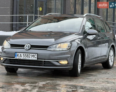 Серый Фольксваген Гольф, объемом двигателя 1.6 л и пробегом 215 тыс. км за 15000 $, фото 1 на Automoto.ua
