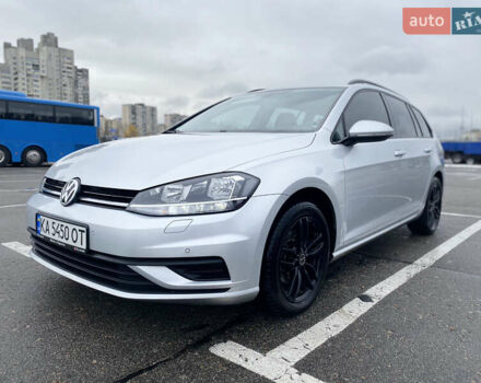 Серый Фольксваген Гольф, объемом двигателя 1.6 л и пробегом 280 тыс. км за 12400 $, фото 1 на Automoto.ua