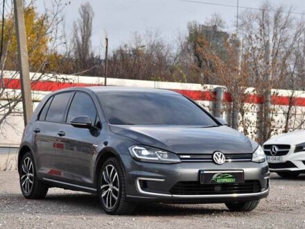 Серый Фольксваген Гольф, объемом двигателя 0 л и пробегом 141 тыс. км за 13200 $, фото 1 на Automoto.ua