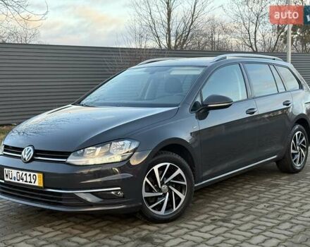 Серый Фольксваген Гольф, объемом двигателя 1.6 л и пробегом 179 тыс. км за 14444 $, фото 1 на Automoto.ua