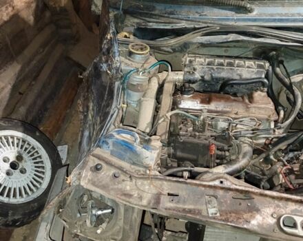 Синий Фольксваген Гольф, объемом двигателя 1.6 л и пробегом 1000 тыс. км за 500 $, фото 4 на Automoto.ua