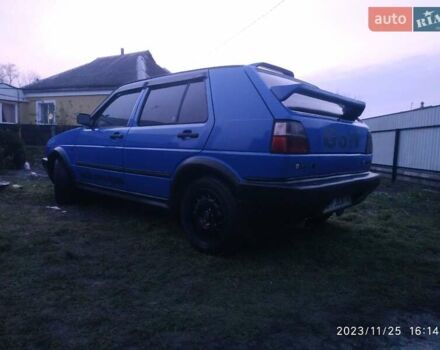 Синий Фольксваген Гольф, объемом двигателя 1.6 л и пробегом 477 тыс. км за 1800 $, фото 1 на Automoto.ua