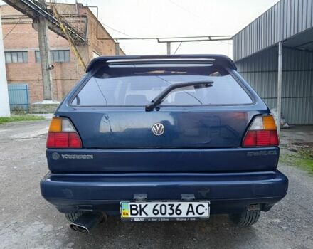 Синий Фольксваген Гольф, объемом двигателя 1.6 л и пробегом 370 тыс. км за 850 $, фото 4 на Automoto.ua