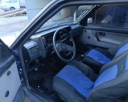 Синий Фольксваген Гольф, объемом двигателя 1.6 л и пробегом 370 тыс. км за 850 $, фото 9 на Automoto.ua