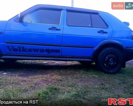 Синий Фольксваген Гольф, объемом двигателя 1.6 л и пробегом 477 тыс. км за 1800 $, фото 4 на Automoto.ua